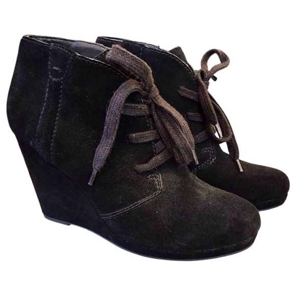 DOLCE VITA Black Suede Ankle Wedge Boots Size 9 Ladies Shoes Winter Trendy Style - Picture 1 of 11